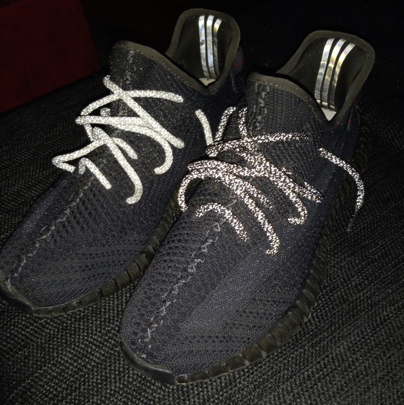 Adidas Yeezy Boost 350 v2 blacks sz 11 - Picture 3 of 11